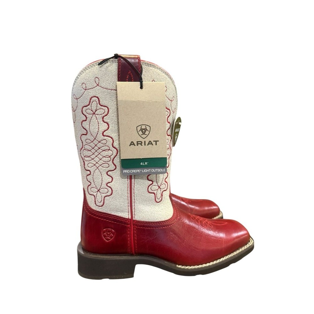 Ariat NWT Callie Western Cowboy Boots Women’s 6.5B Cherry Red Distressed Ivory